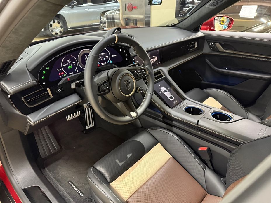 Porsche Taycan 2025