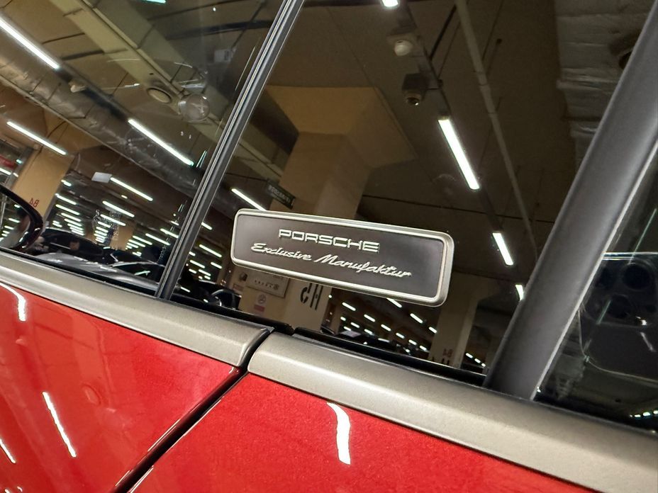Porsche Taycan 2025