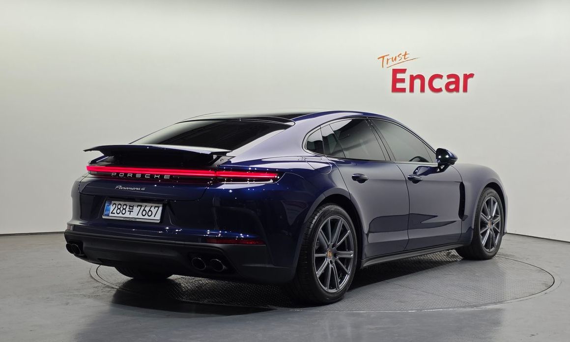 Porsche Panamera 2025