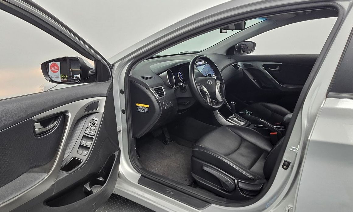 Hyundai AVANTE 2013