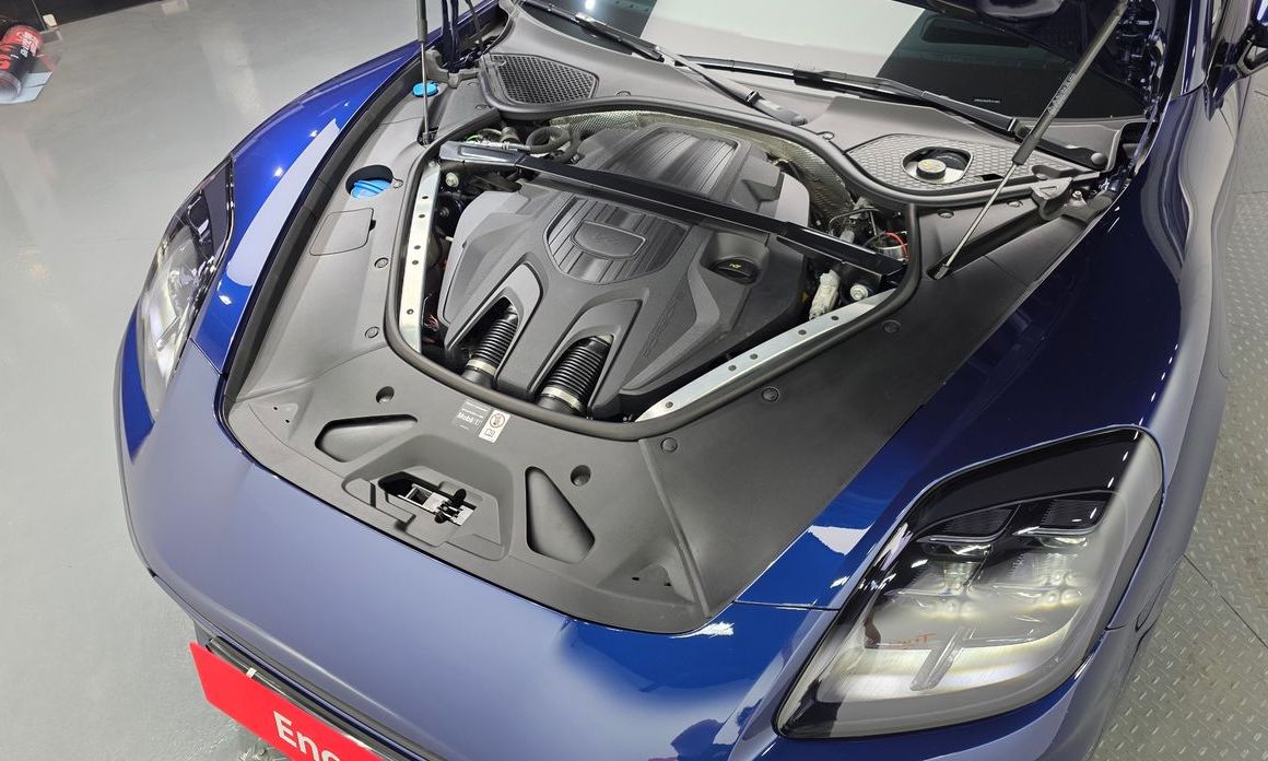 Porsche Panamera 2025