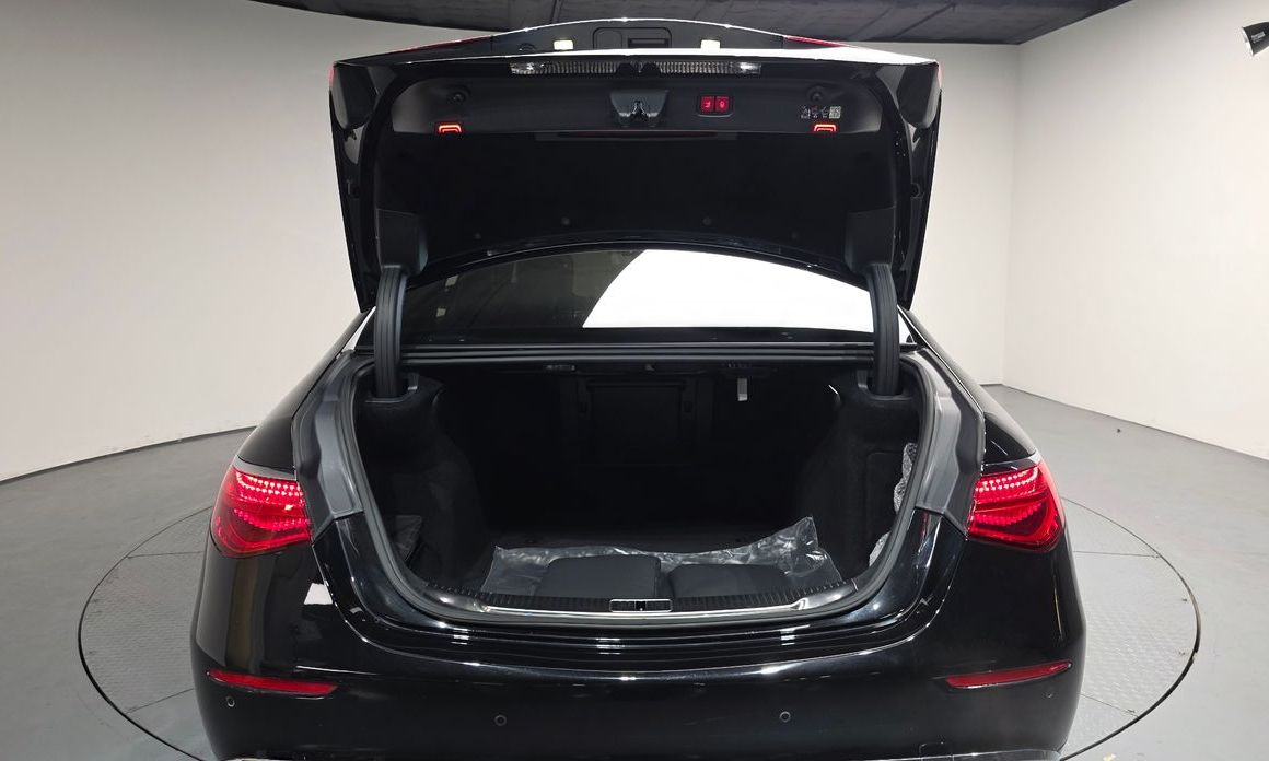 Mercedes-Benz S-Class 2023