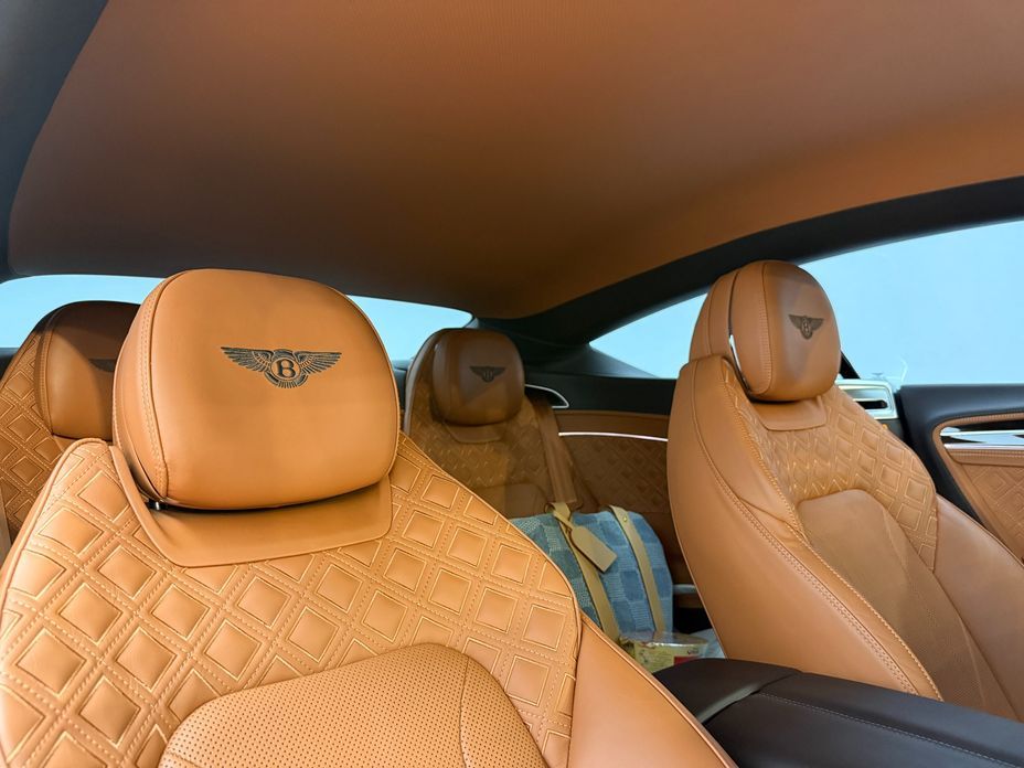 Bentley Continental 2021
