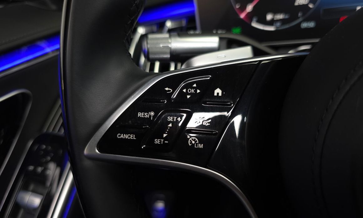 Mercedes-Benz S-Class 2023