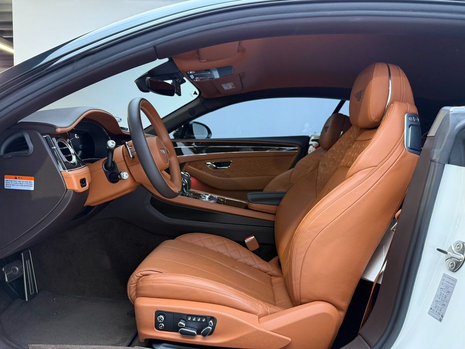 Bentley Continental 2021