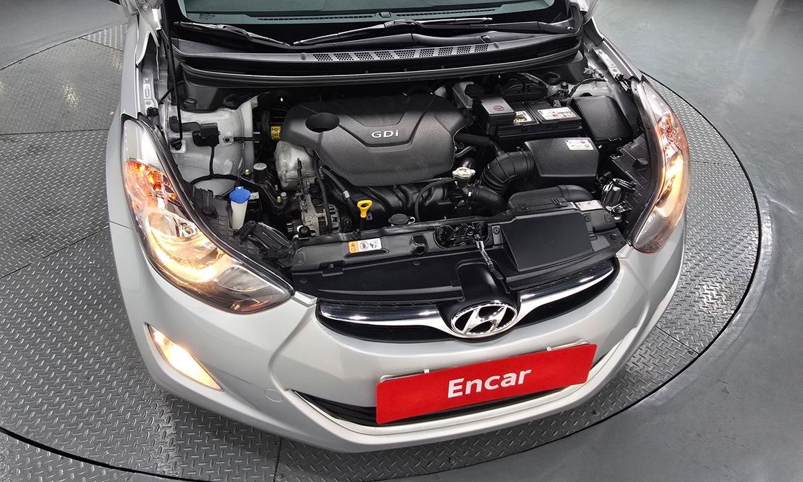 Hyundai AVANTE 2013