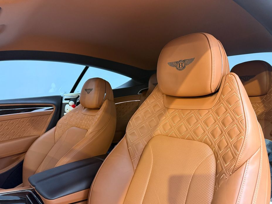 Bentley Continental 2021