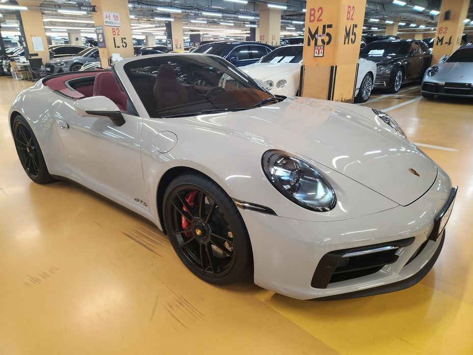 Porsche 911 2023