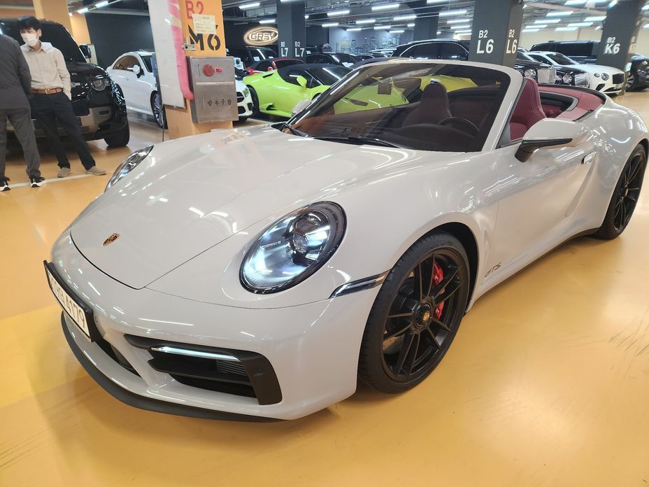 Porsche 911 2023