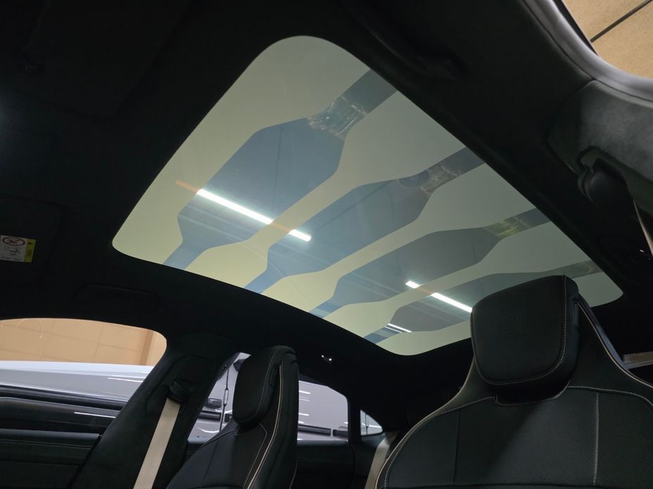 Porsche Taycan 2025