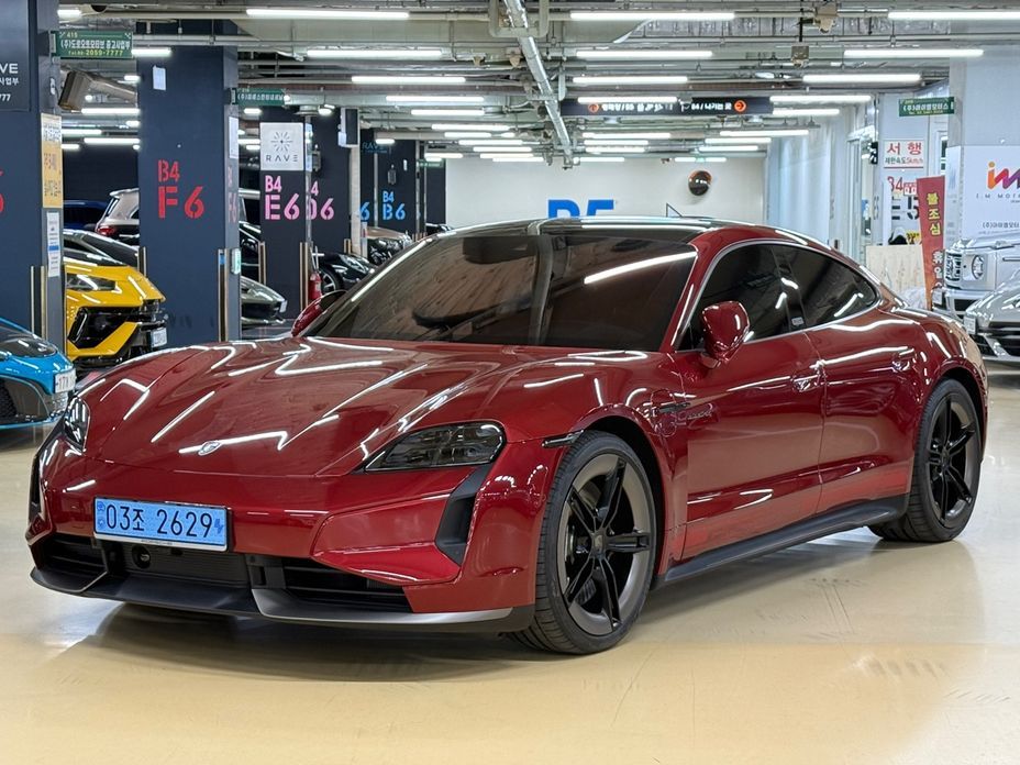 Porsche Taycan 2025