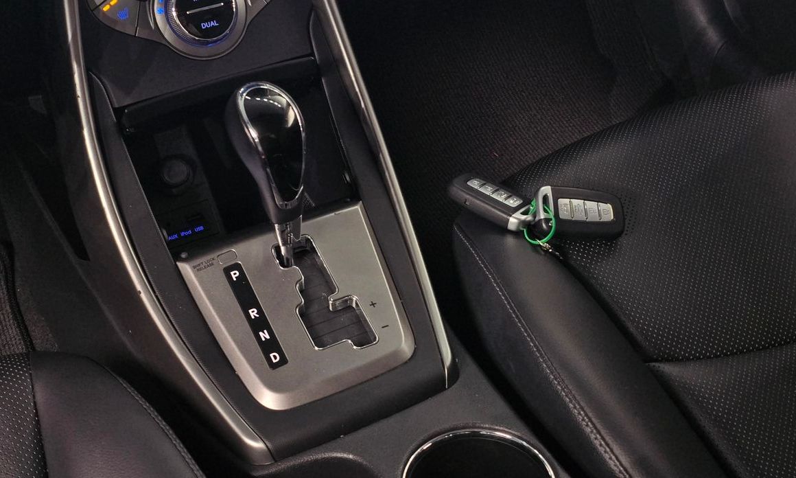 Hyundai AVANTE 2013
