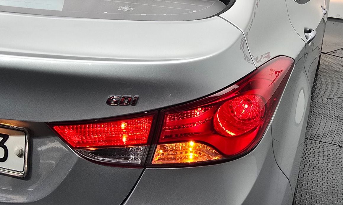 Hyundai AVANTE 2013
