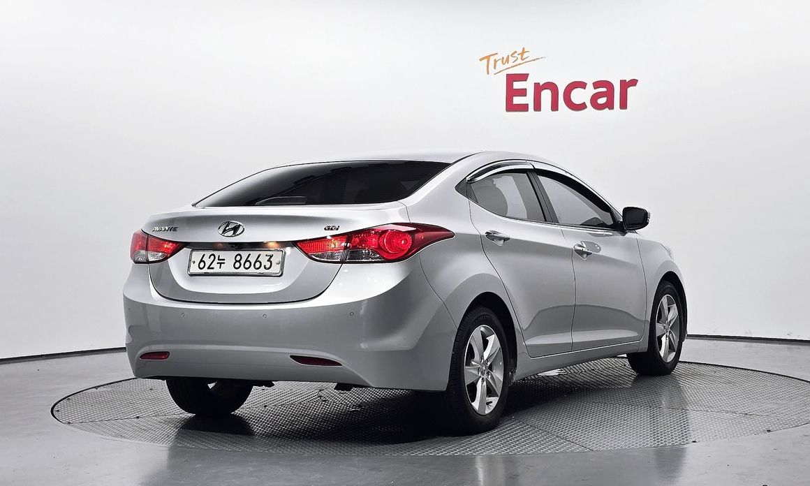 Hyundai AVANTE 2013