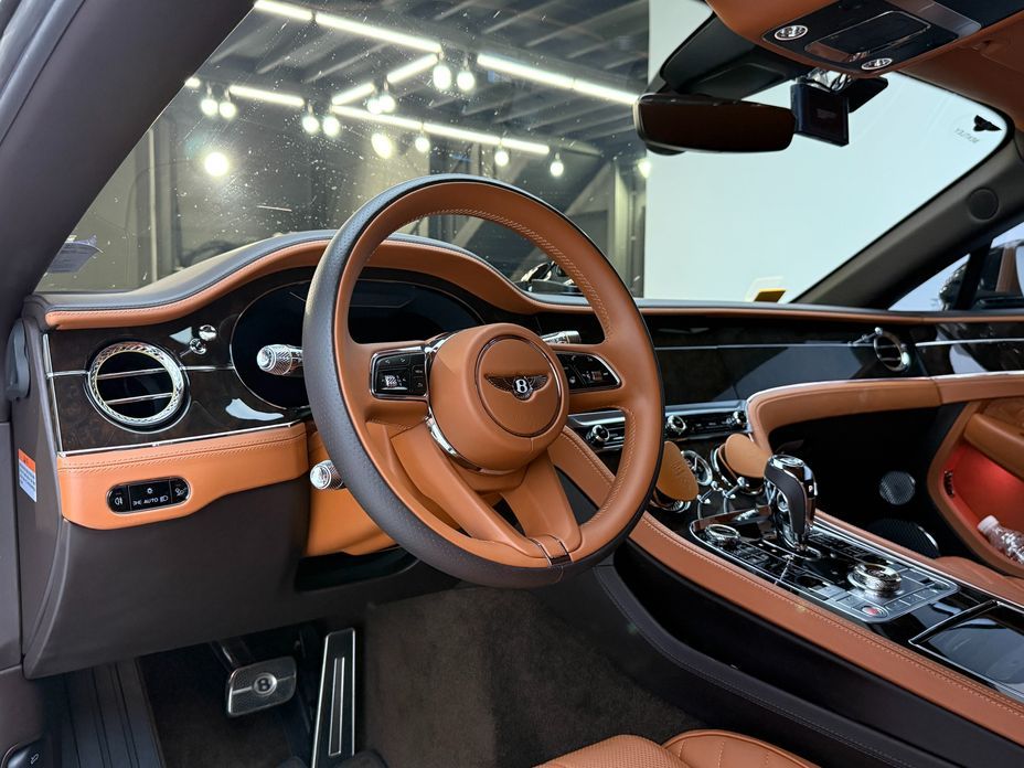 Bentley Continental 2021
