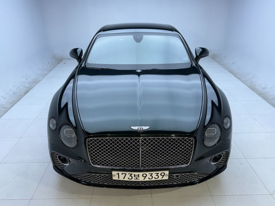 Bentley Continental 2021