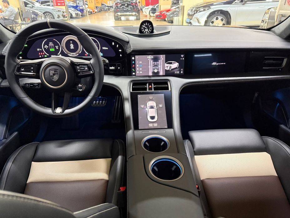 Porsche Taycan 2025