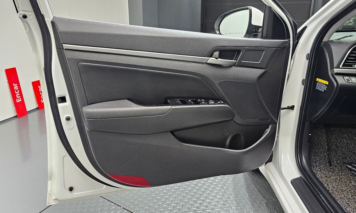 Hyundai AVANTE 2017