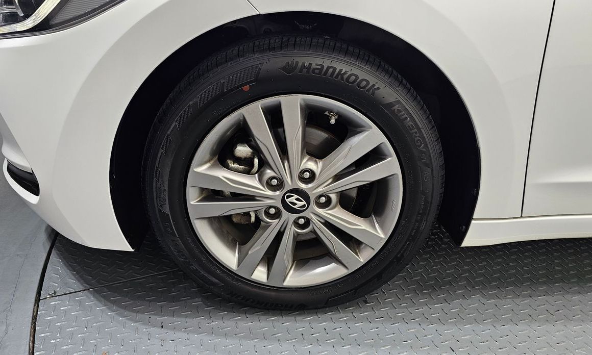 Hyundai AVANTE 2017