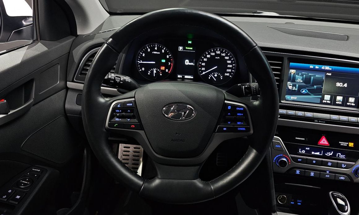 Hyundai AVANTE 2017
