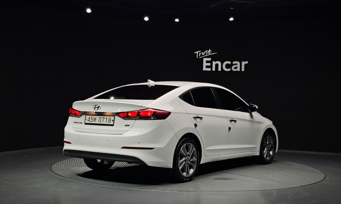 Hyundai AVANTE 2017