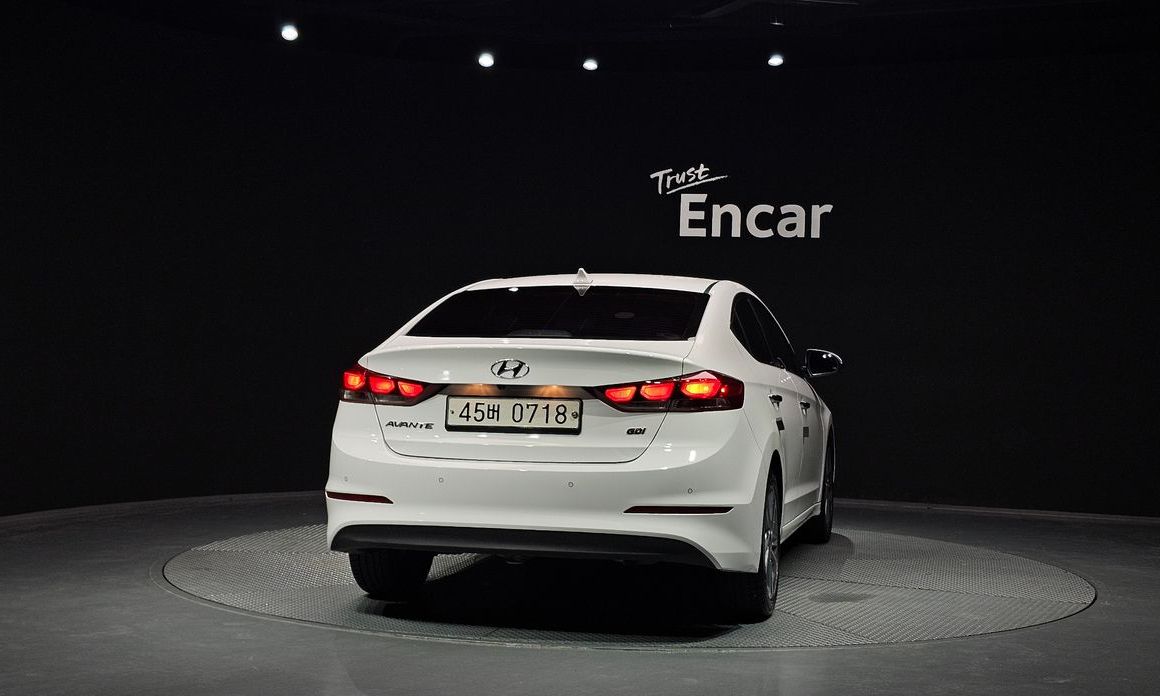 Hyundai AVANTE 2017
