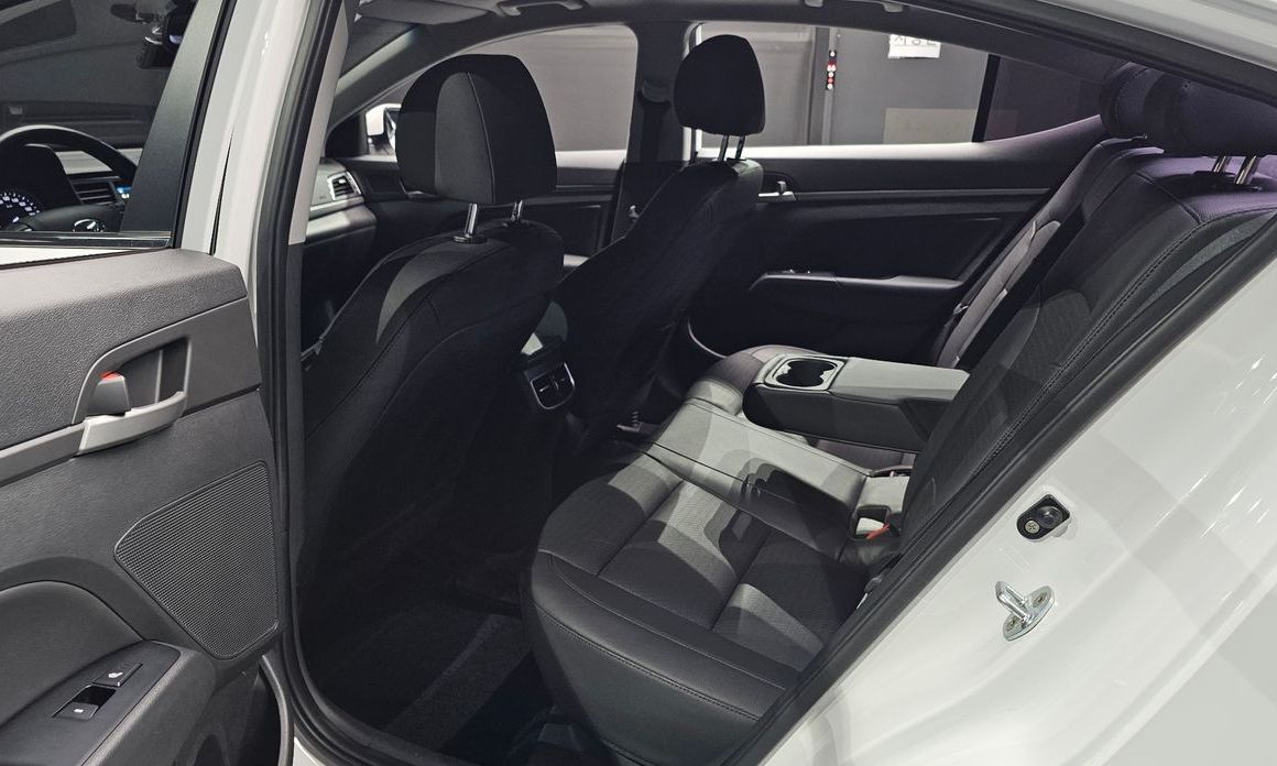 Hyundai AVANTE 2017