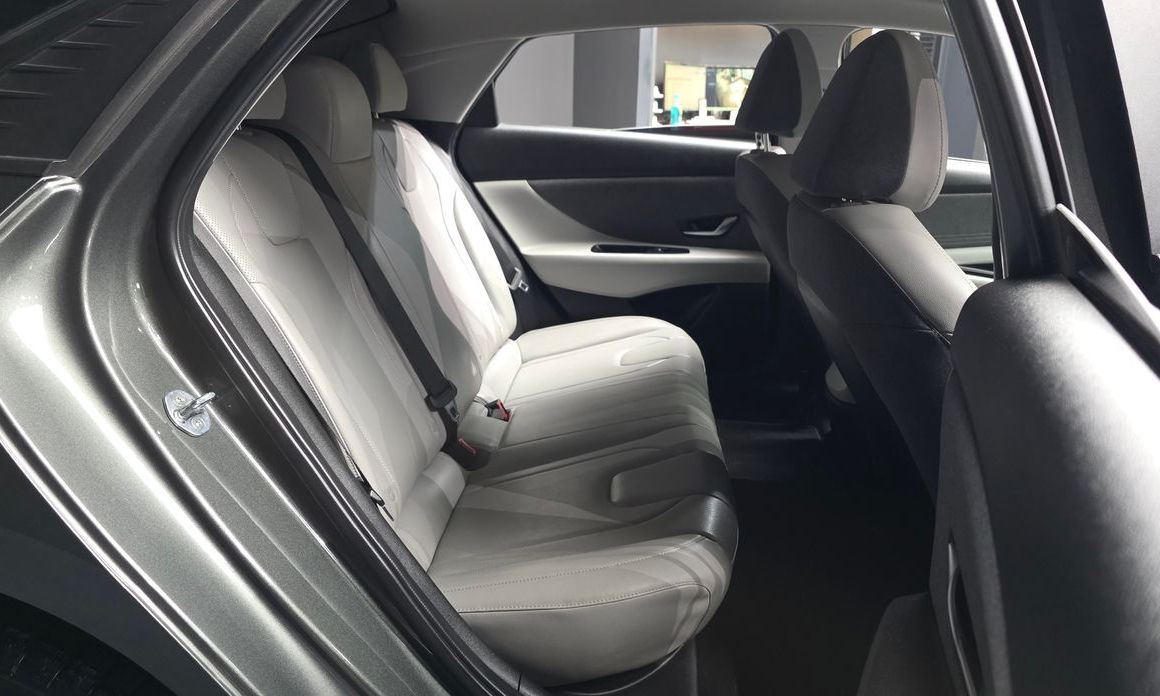 Hyundai AVANTE 2021