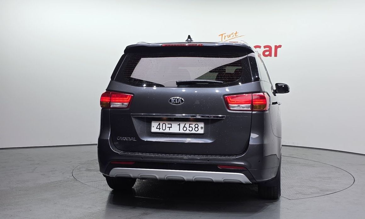 Kia Canival 2018