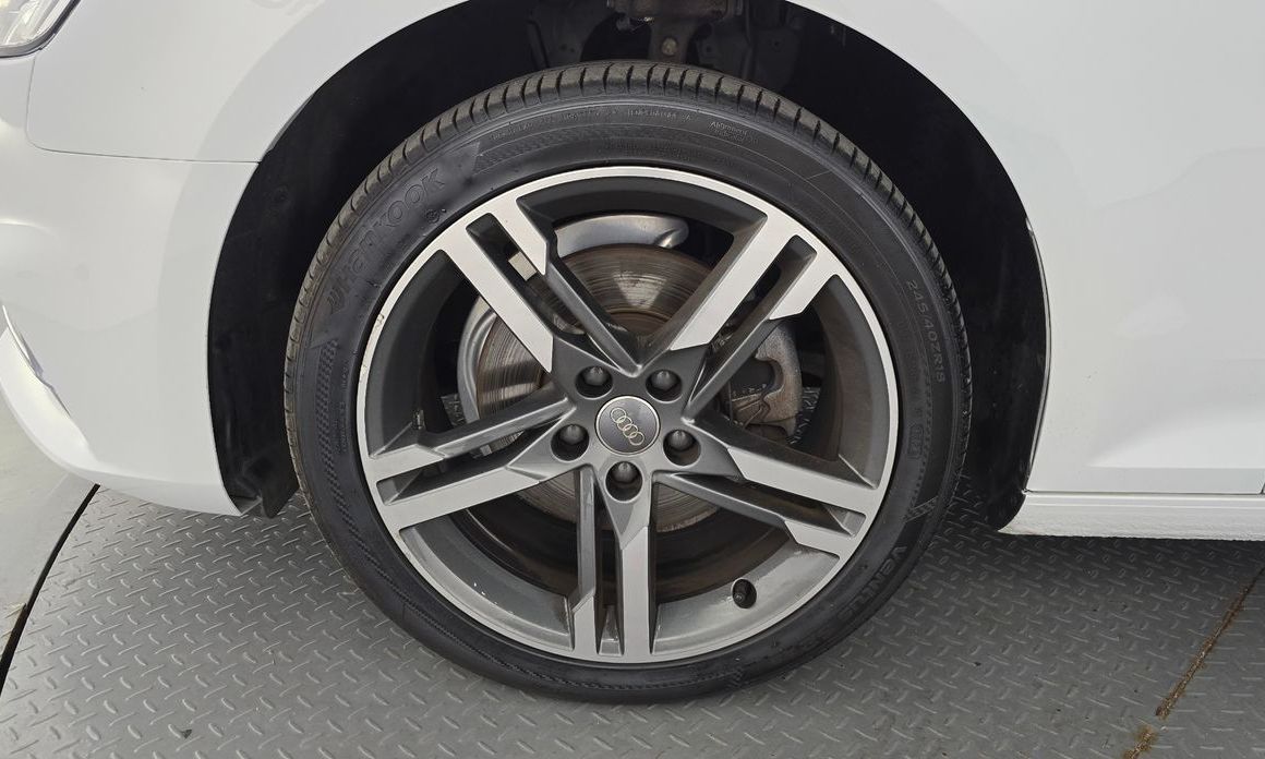 Audi A4 2019