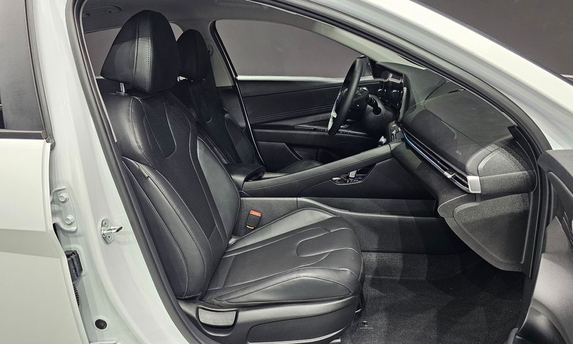 Hyundai AVANTE 2024
