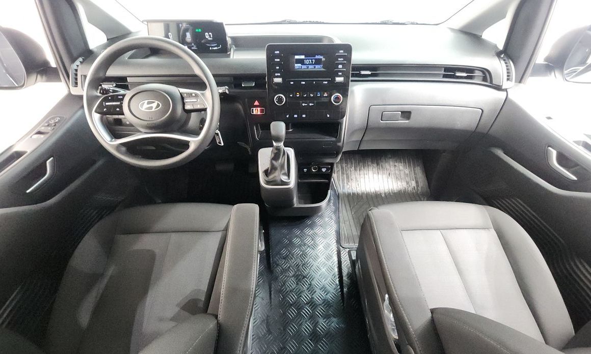 Hyundai Staria 2025
