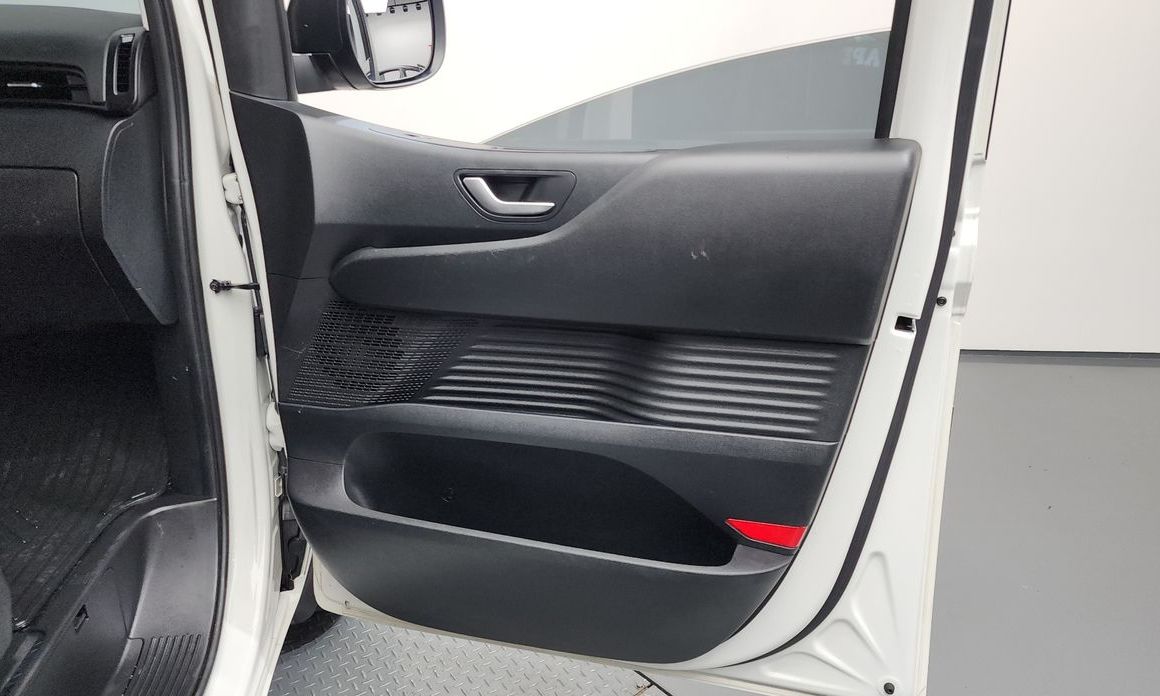 Hyundai Staria 2025