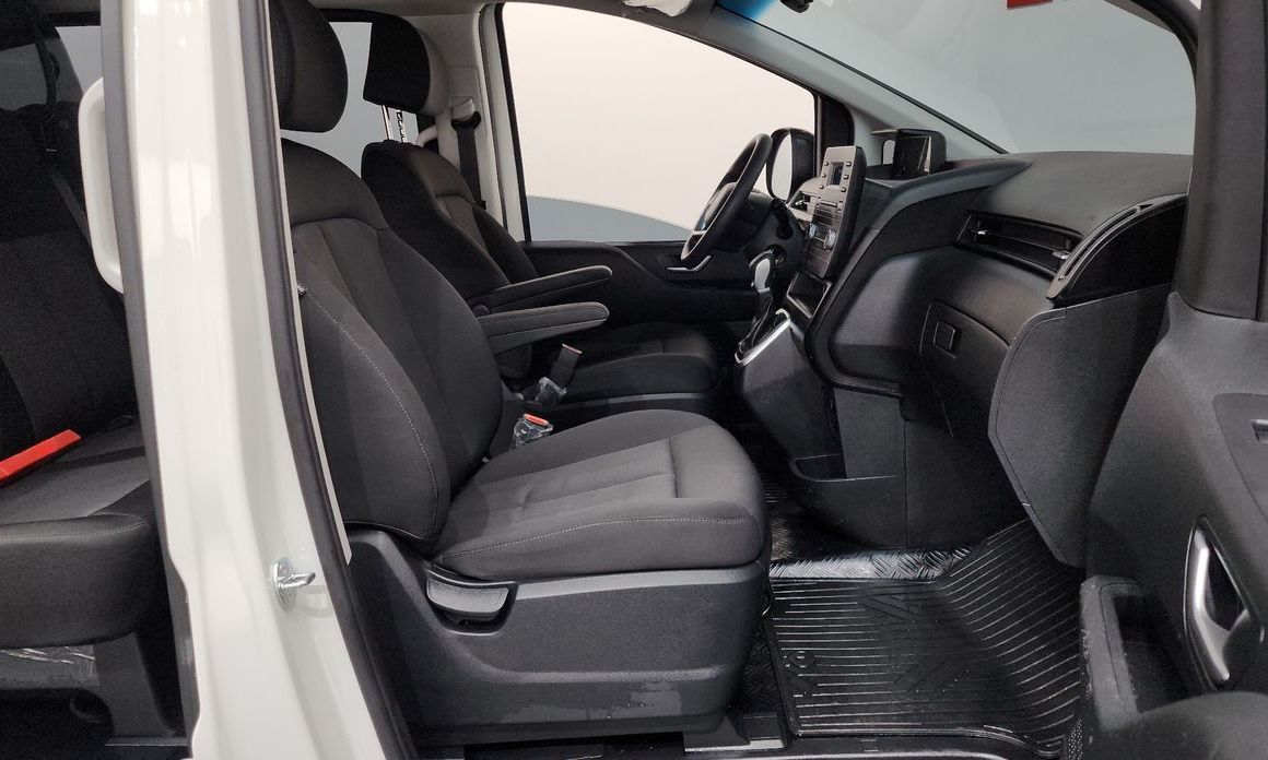 Hyundai Staria 2025