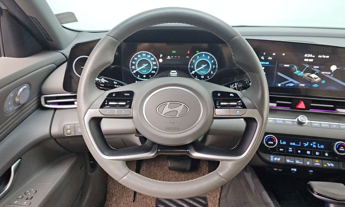 Hyundai AVANTE 2024