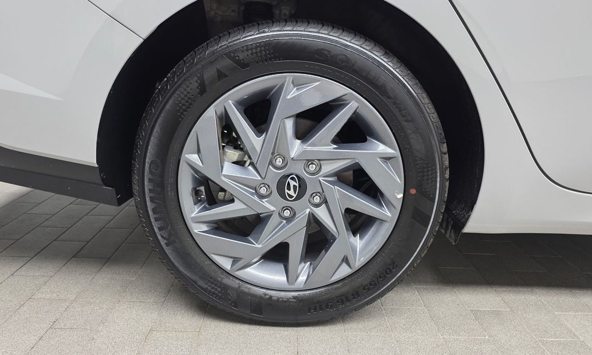 Hyundai AVANTE 2024