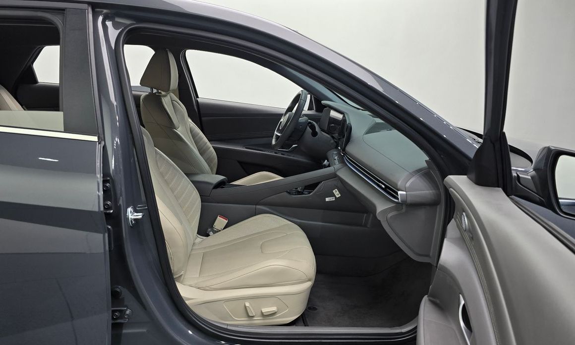 Hyundai AVANTE 2025