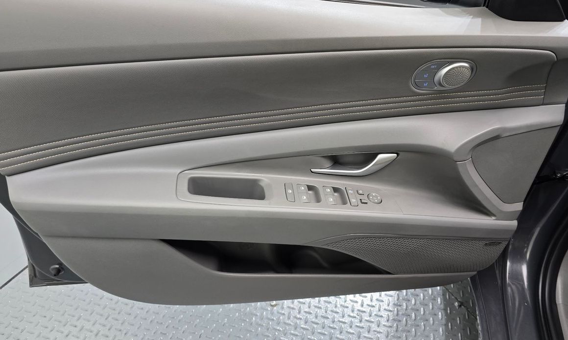 Hyundai AVANTE 2025