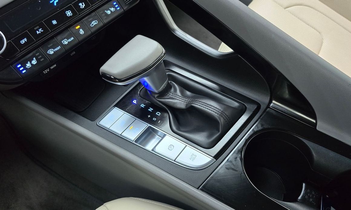 Hyundai AVANTE 2025
