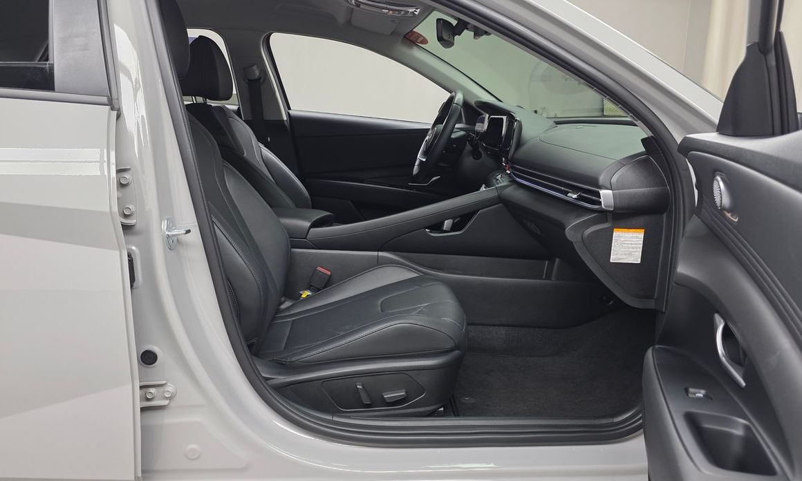 Hyundai AVANTE 2024