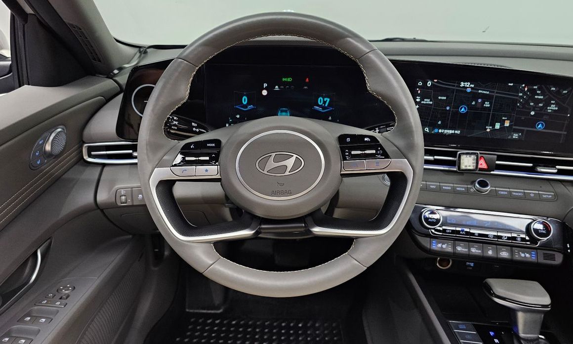 Hyundai AVANTE 2024