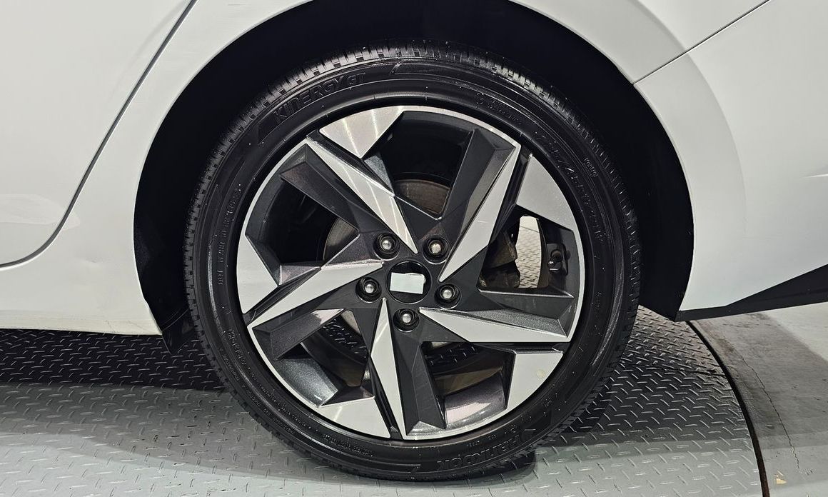 Hyundai AVANTE 2022