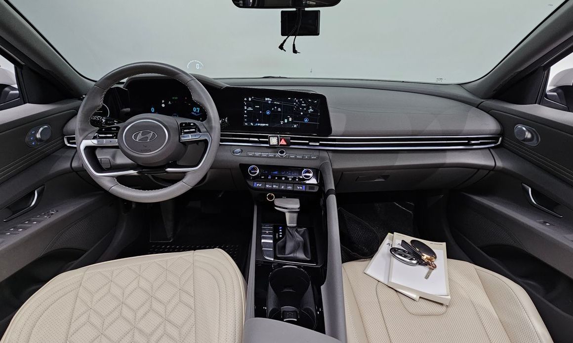 Hyundai AVANTE 2024