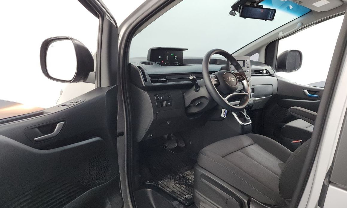 Hyundai Staria 2025
