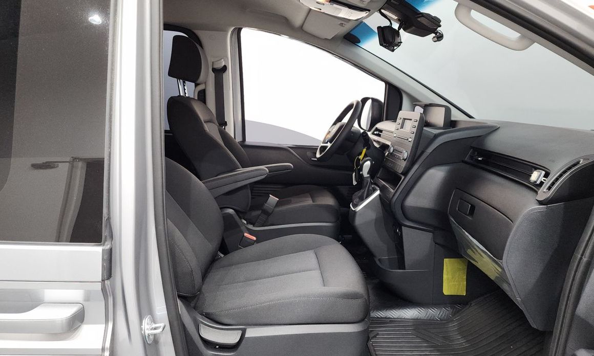 Hyundai Staria 2025