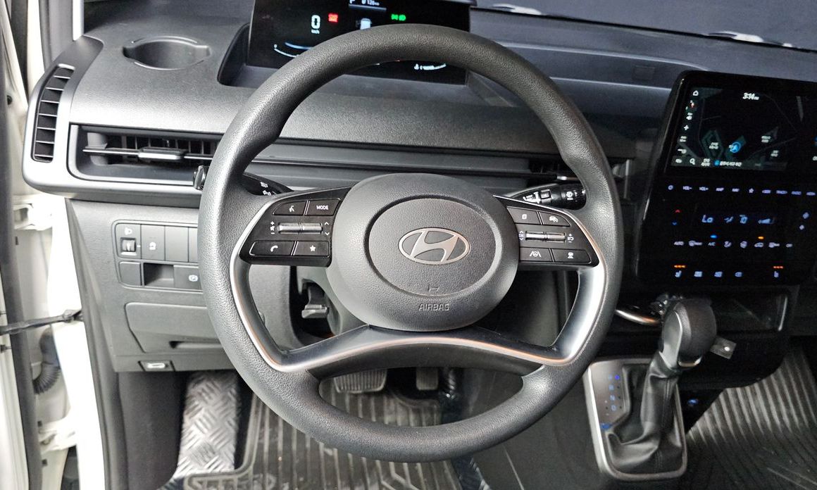 Hyundai Staria 2025