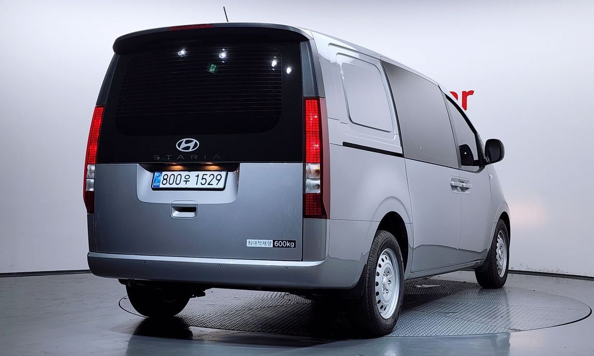 Hyundai Staria 2025