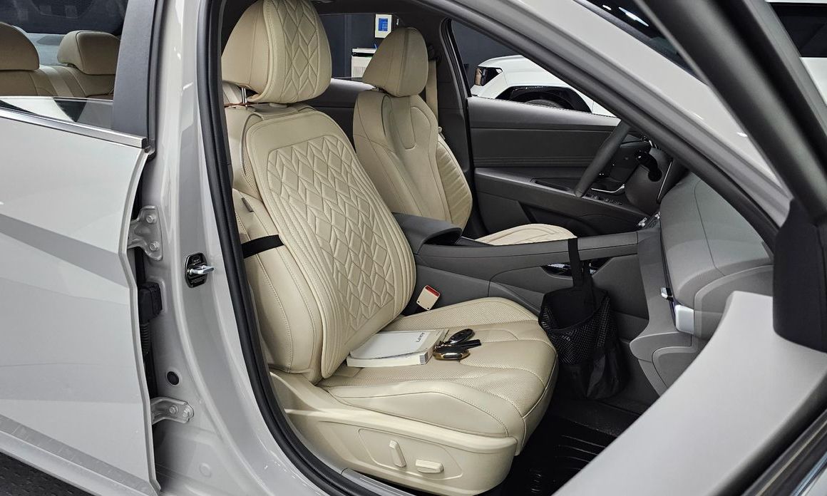 Hyundai AVANTE 2024