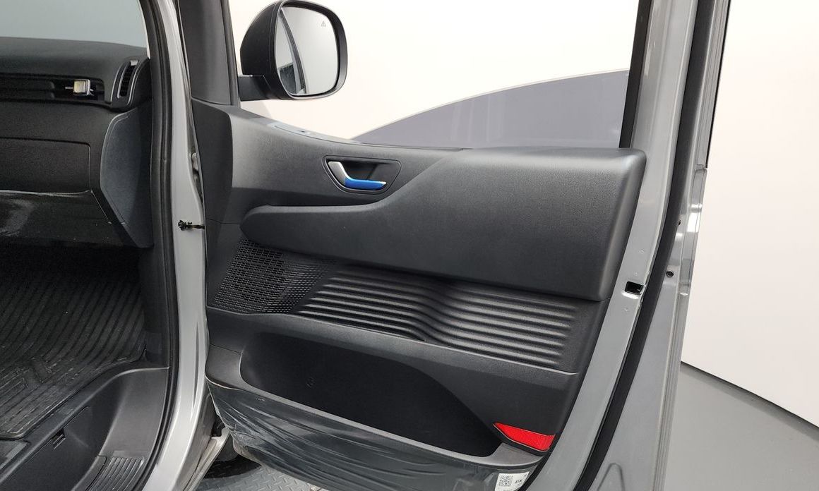 Hyundai Staria 2025