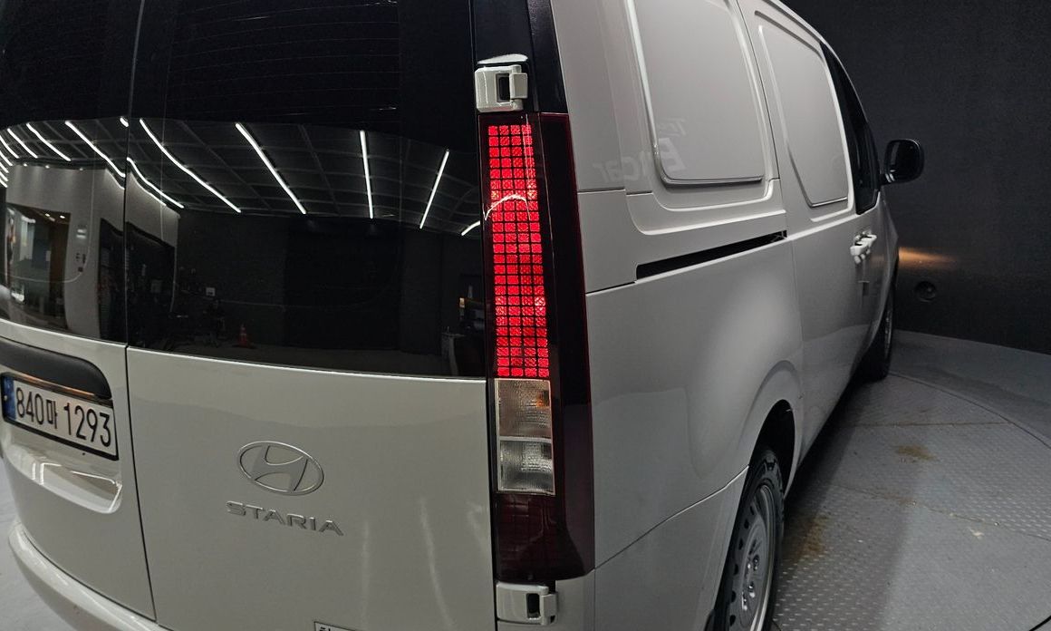 Hyundai Staria 2025